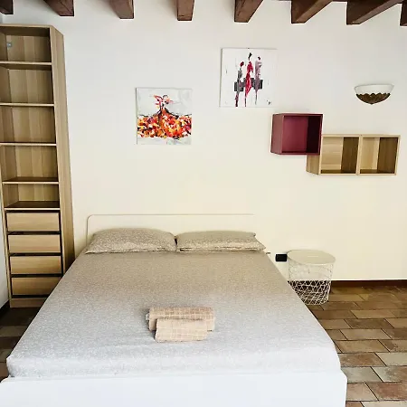 Casa Cleopatra Дом отдыха Бергамо